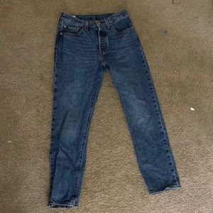 Levi’s 501 straight leg jeans medium wash